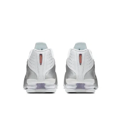 Nike Wave Effect Low Top Sneakers In White Metallic Silver