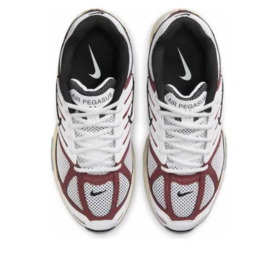 Nike Air Pegasus 2005 Sneaker In White
