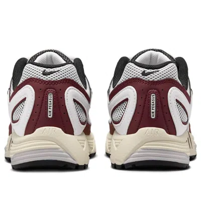 Nike Air Pegasus 2005 Sneaker In White
