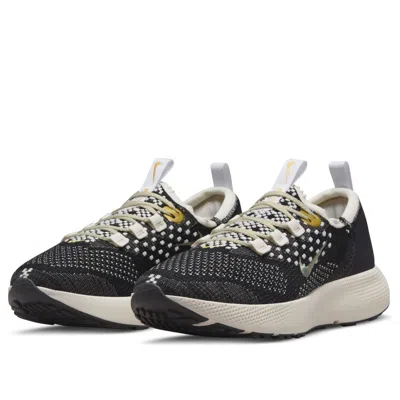 Nike (wmns)  React Escape Run Flyknit 'black Metallic Vivid Gold' In Multi