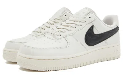 Nike Air Force 1 '07 In White