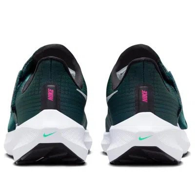 Nike (wmns)  Air Zoom Pegasus 39 Flyease 'deep Jungle Metallic Silver' In Green