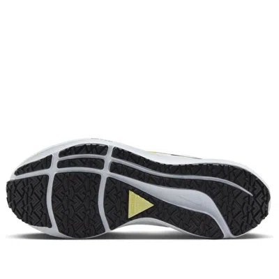 Nike (wmns)  Air Zoom Pegasus 39 'soft Yellow Black' In Multi