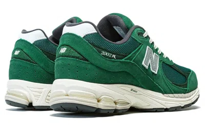 New Balance Men's 2002r