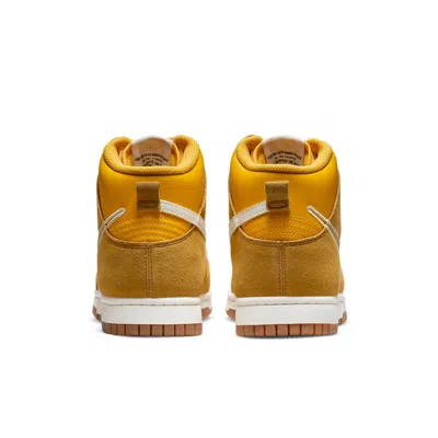 Nike (wmns)  Dunk High Se 'first Use Pack - University Gold'
