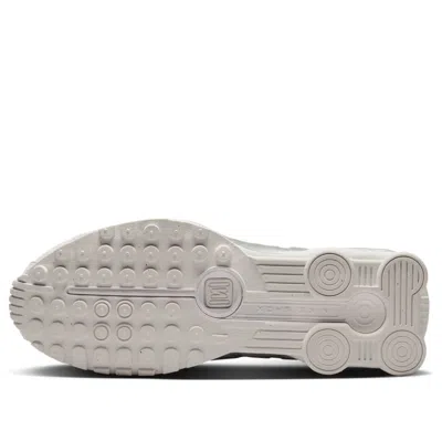 Nike Shox R4 Aerodynamic White Sneakers