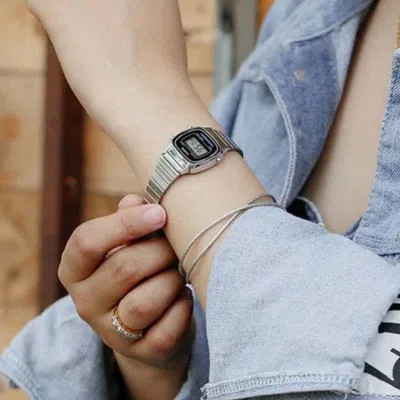 Casio Quartz Waterproof Unisex Silver Digital In Metallic