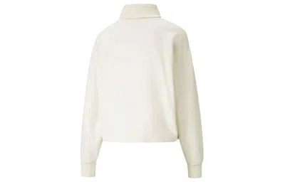 Puma (wmns)  Classics Logo Embroidery Swea White In Neutral