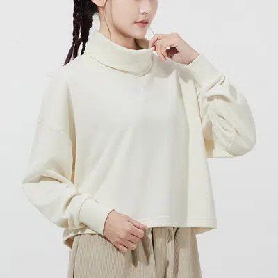 Puma (wmns)  Classics Logo Embroidery Swea White In Neutral