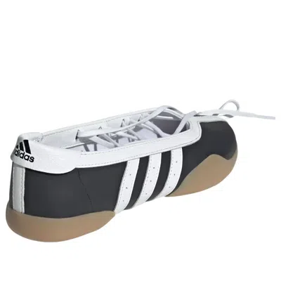 Adidas Originals Sneakers With Contrast Stripes And Rubber Sole In Multi