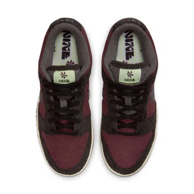 Nike Dunk Low Sneakers