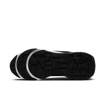 Nike Air Max Intrlk Lite Sneaker In Black