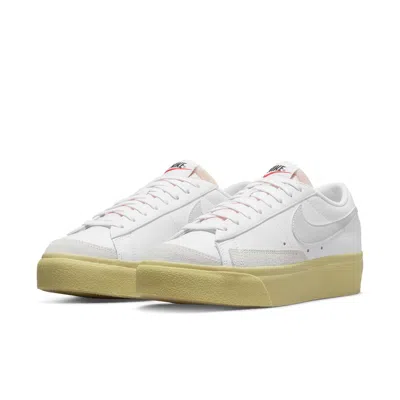 Nike (wmns)  Blazer Low Platform 'white Lemon Wash' In Multi
