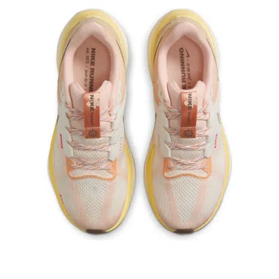 Nike (wmns)  Structure 25 'sail Magic Ember Mink Brown' In Multi