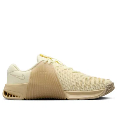 Nike (wmns)  Metcon 9 'alabaster Desert Khaki' In Neutral