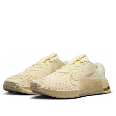 Nike (wmns)  Metcon 9 'alabaster Desert Khaki' In Neutral