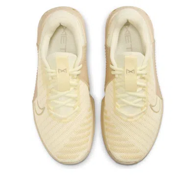Nike (wmns)  Metcon 9 'alabaster Desert Khaki' In Neutral
