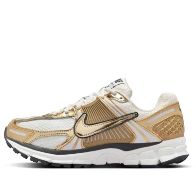 Nike Zoom Vomero 5 Sneaker In Gold