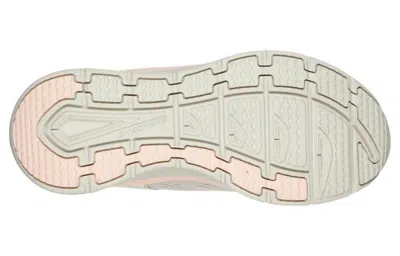 Skechers (wmns)  Relaxed Fit D'lux Walker Low Top Cream In Neutral