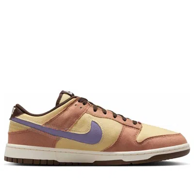 Nike Dunk Low Se Basketball Sneaker In Brown