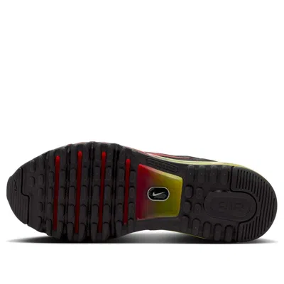Nike Air Max 2013 Sneaker In Black