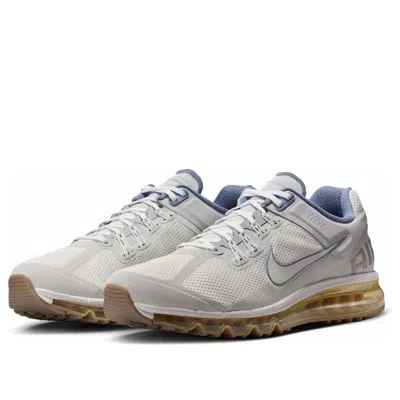 Nike Air Max 2013 Sneaker In Gray