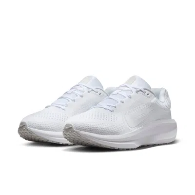 Nike Winflo 11 Womens Road Running Shoes In White