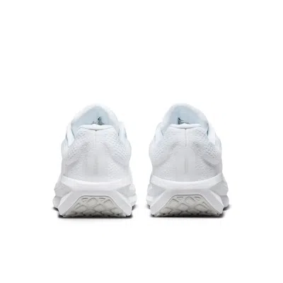 Nike Winflo 11 Womens Road Running Shoes In White