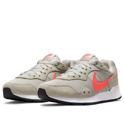 Nike (wmns)  Venture Runner Wide 'light Bone Magic Ember' In Multi
