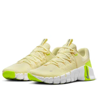 Nike (wmns)  Free Metcon 5 'citron Tint Volt' In Multi
