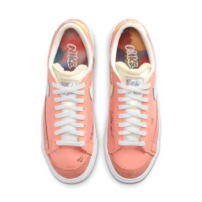 Nike (wmns)  Blazer Low '77 Doodle Yuanyang Swoosh For Pink In Multi