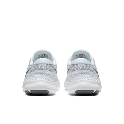 Nike (wmns)  Flex Experience Rn 7 'white' In Gray