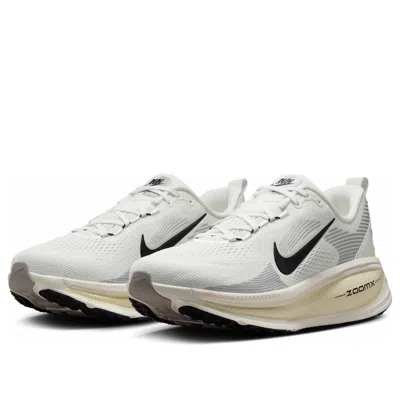 Nike Vomero 18 Running Shoe