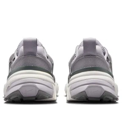 Nike (wmns)  V2k Run 'cement Grey' In Gray