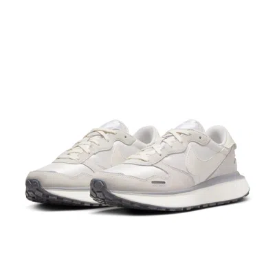 Nike Women's Phoenix Waffle Shoes In White