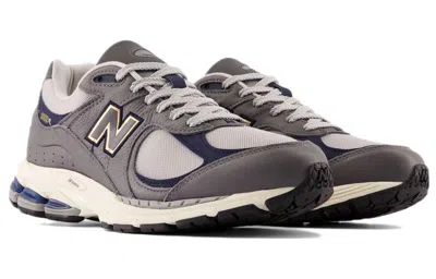 New Balance Men's 2002r