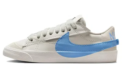 Nike Women's Low Shoe W Blazer Low 77 Jumbo Light Bone/university Blue/phantom In White