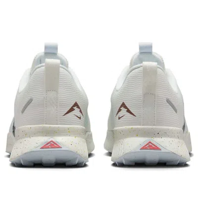 Nike (wmns)  Juniper Trail 3 'summit White Armory Navy' In Neutral