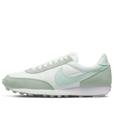 Nike (wmns)  Daybreak 'barely Green'