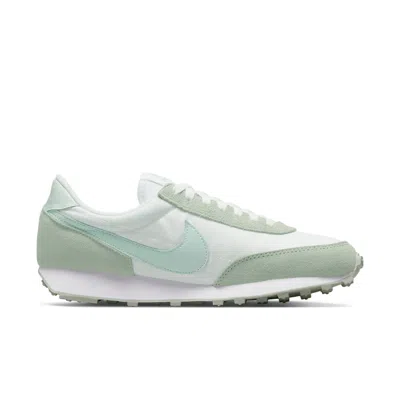 Nike (wmns)  Daybreak 'barely Green'