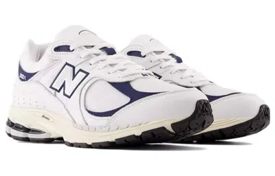 New Balance Men's 2002r