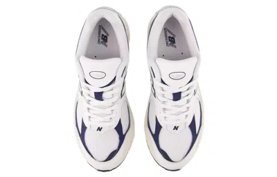 New Balance Men's 2002r