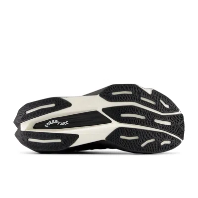 New Balance Women's District Vision X Fuelcell Supercomp Elite V4