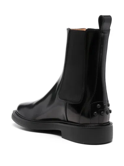 Tod's Elastic-panel Leather Chelsea Boots In Black