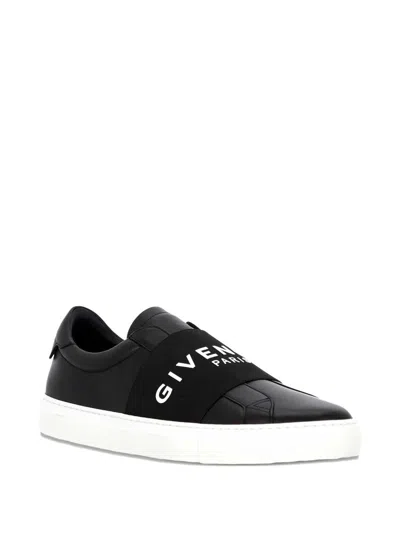 Givenchy Calfskin Leather Sneakers With Printed Logo And Contrasting Sole In Black