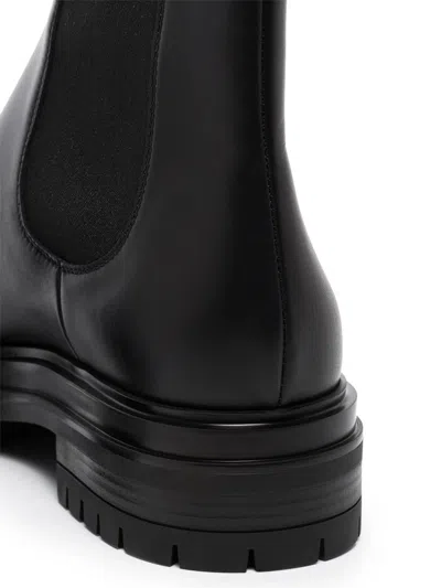 Gianvito Rossi Chester Leather Chelsea Boots In Black