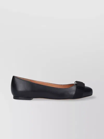 Ferragamo Glossy Leather Ballerinas With Bow Accent In Black