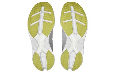 On Running Cloudeclipse 'white Sand' In Gray