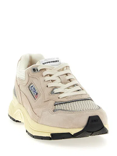 Autry Round Toe Mesh Panels Contrast Sole Sneakers In Neutral