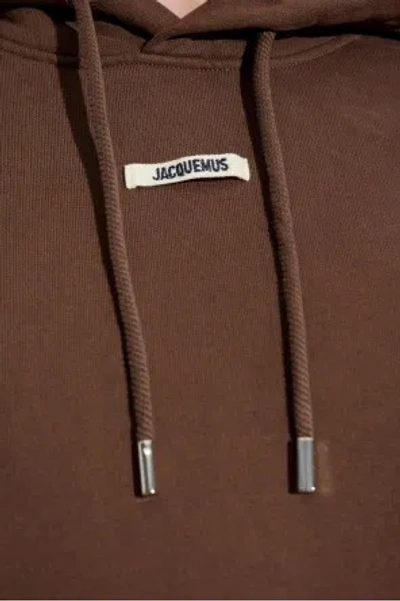 Jacquemus Drawstring Hood Gros-grain Hoodie In Brown